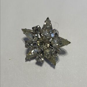 Cassiespells Vintage Silver Crystal Brooch